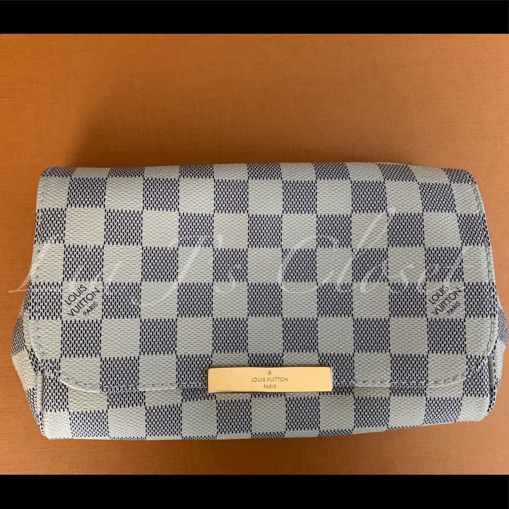 Louis Vuitton Favorite PM Damier Azur bag clutch